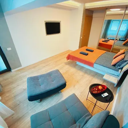 Mega Two Apartment *